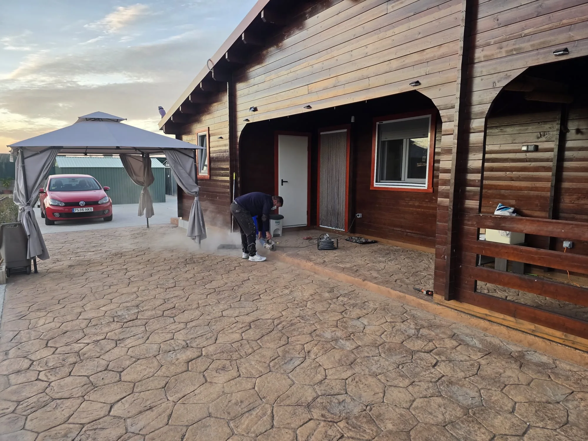 Cerramiento y solado de porche en aluminio en Parla - C 5